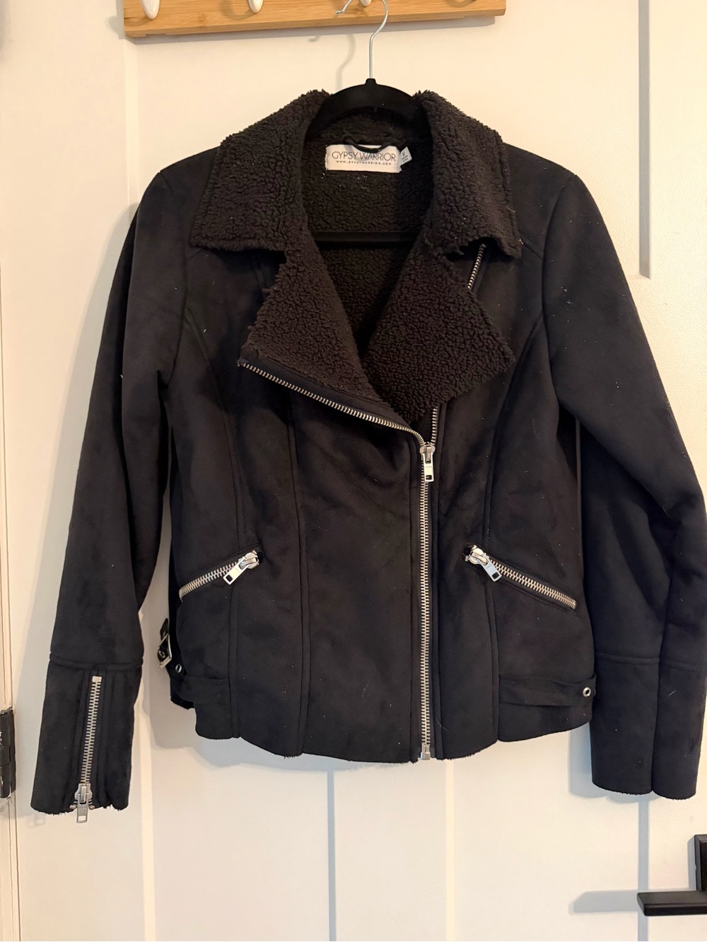 Gypsy Warrior Black Faux suede Jacket features a cozy Sherpa collar and lining M